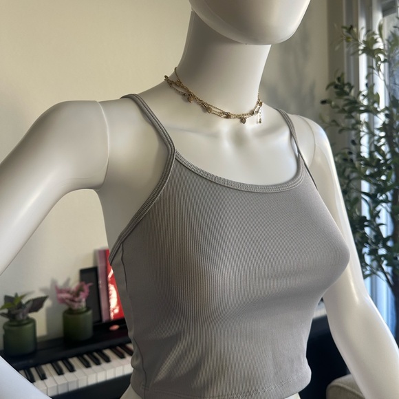 Gray Ribbed Crop Top - Picture 2 of 8